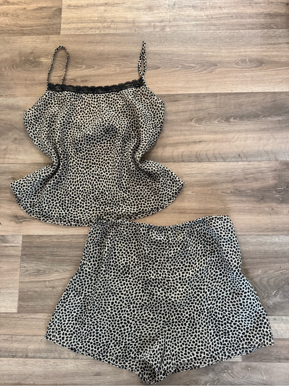 Secret Treasures Leopard Print Set in Cream and Black M
